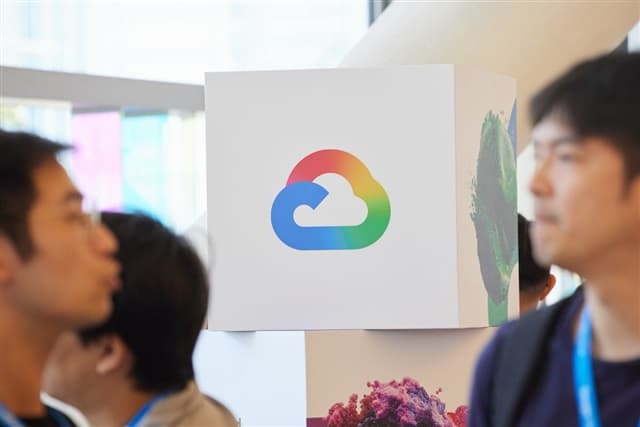 Tech giants push into Australia for AI data centers