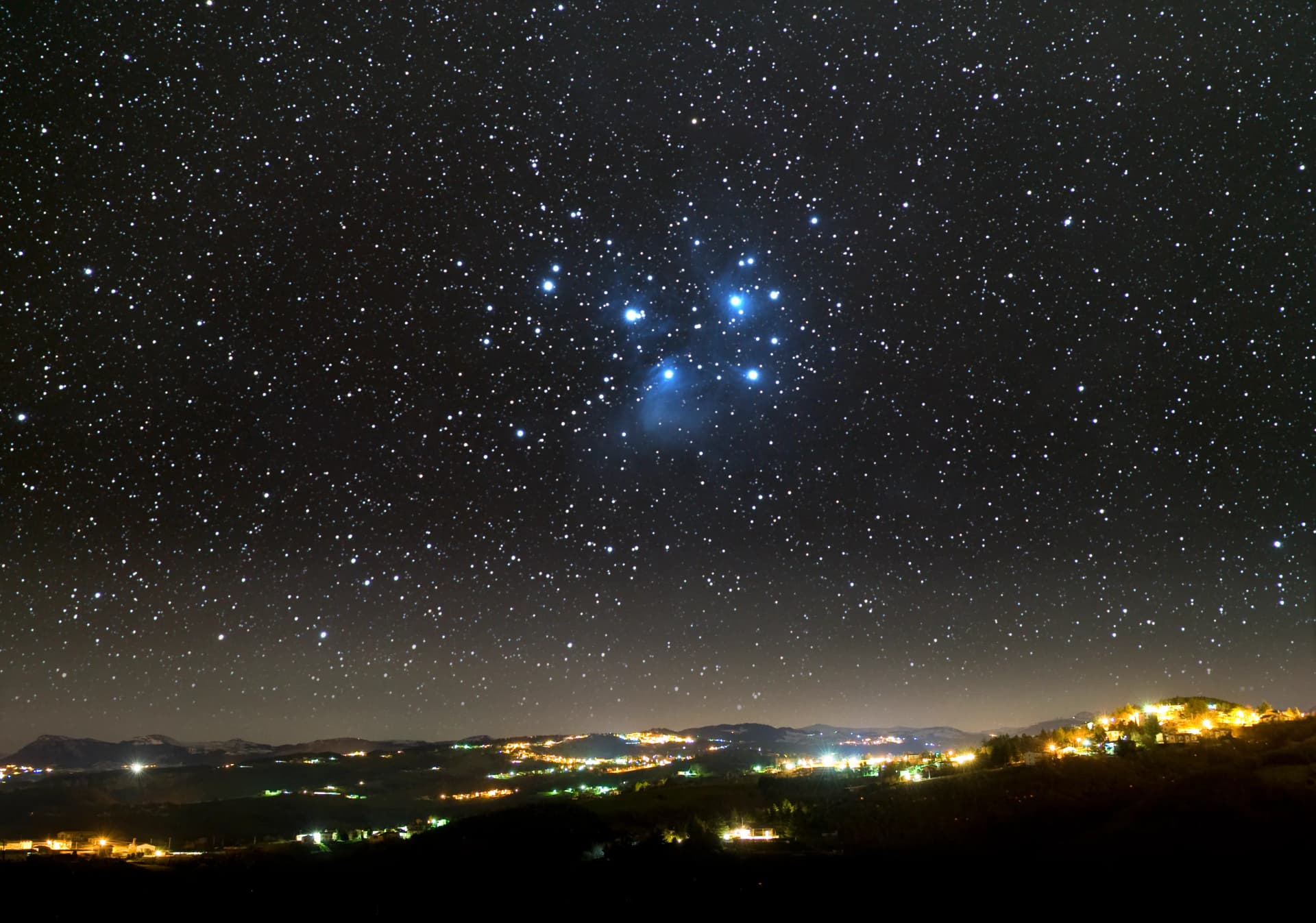 The Diamond Moon and Other Astronomical Events to See in September 2026