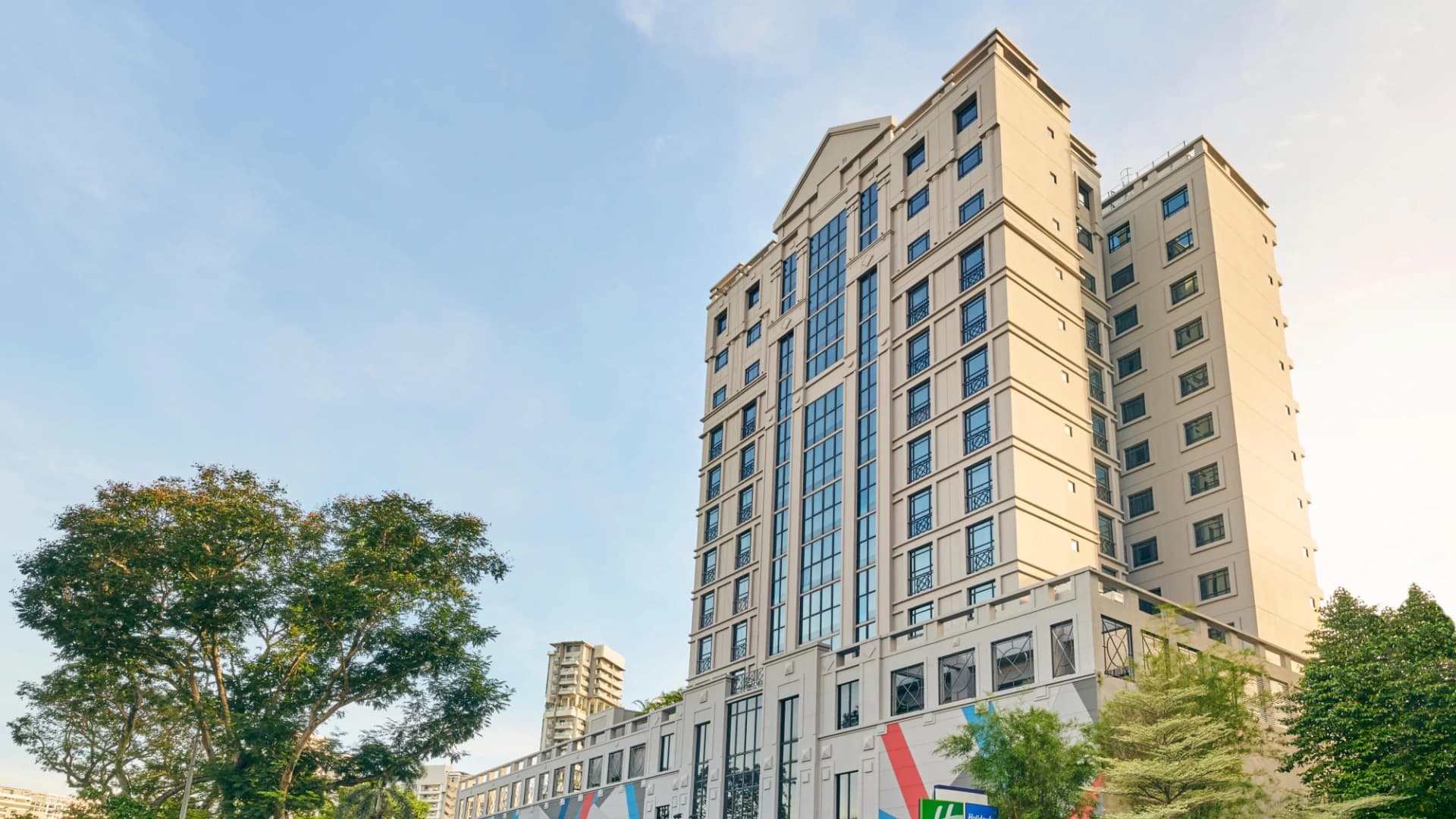 Holiday Inn Express & Suites