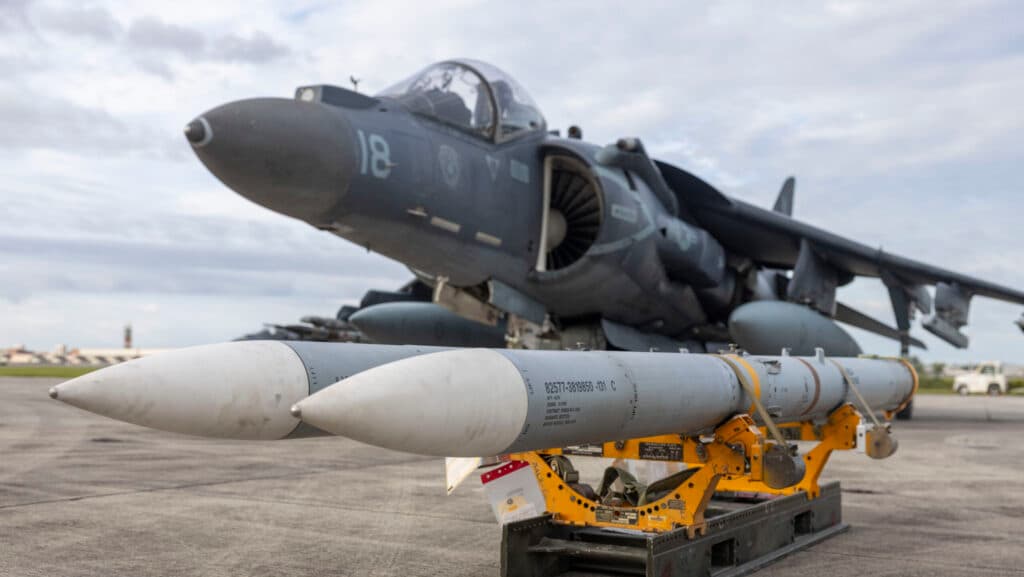 Raytheon nets potential $20.7 billion AMRAAM deal