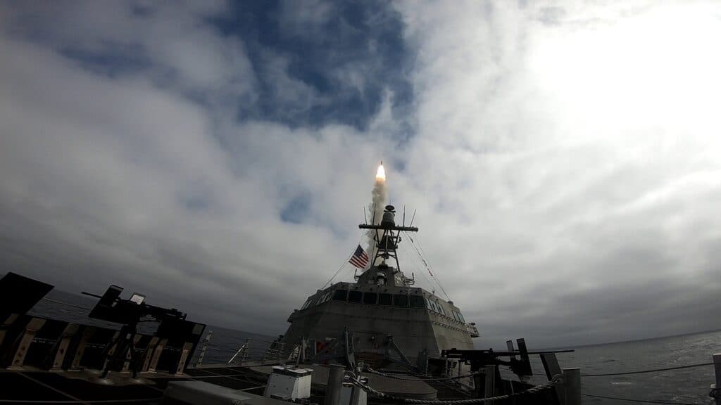 Navy, Raytheon ink $24.4B deal for SM-6 ‘acceleration’