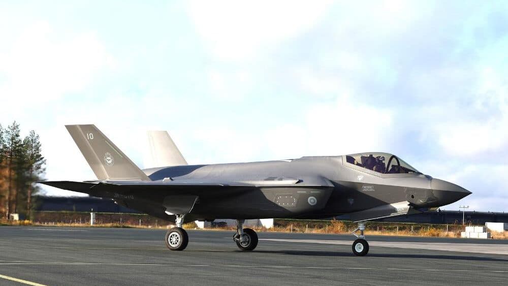 Over the Finnish line: Helsinki welcomes home first two F-35 jets