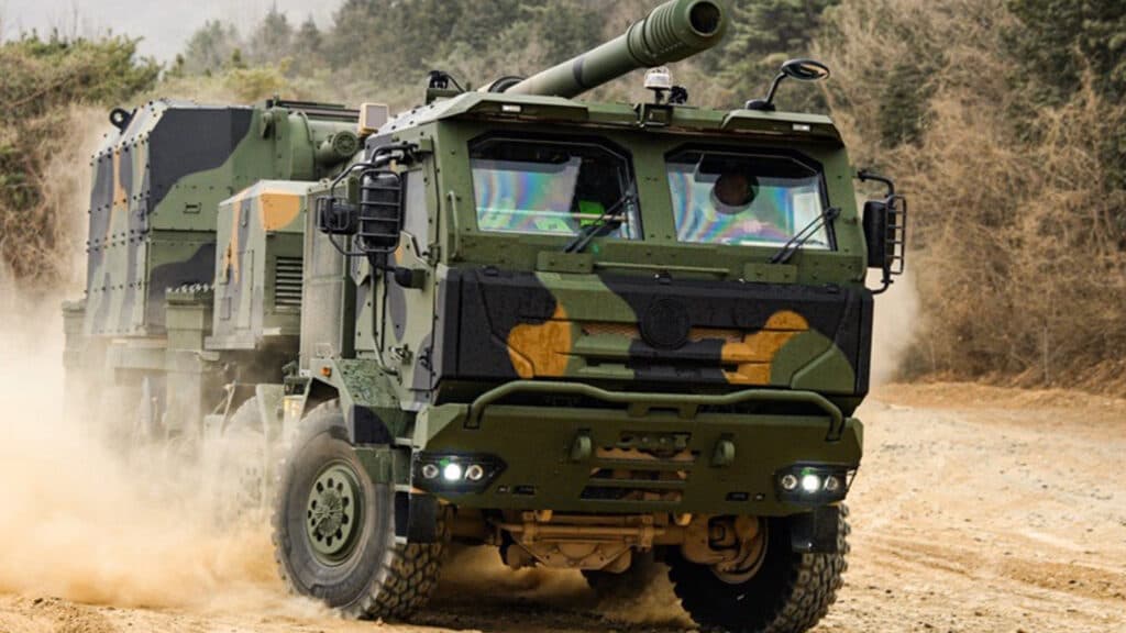 Army picks Hanwha’s wheeled K9 for self-propelled howitzer prototypes