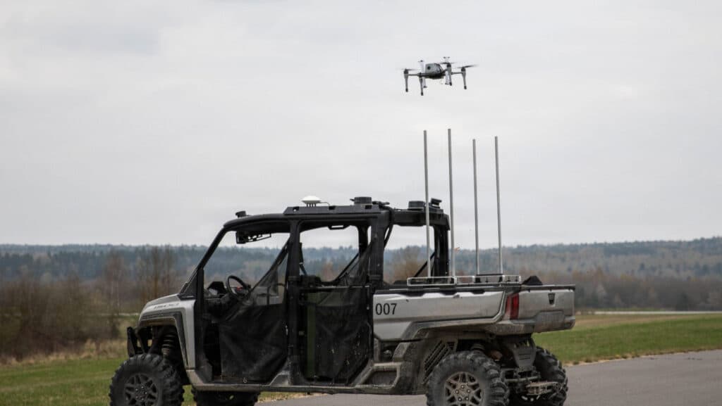 Army shifts autonomy strategy to lean more on ‘awesome vendors’