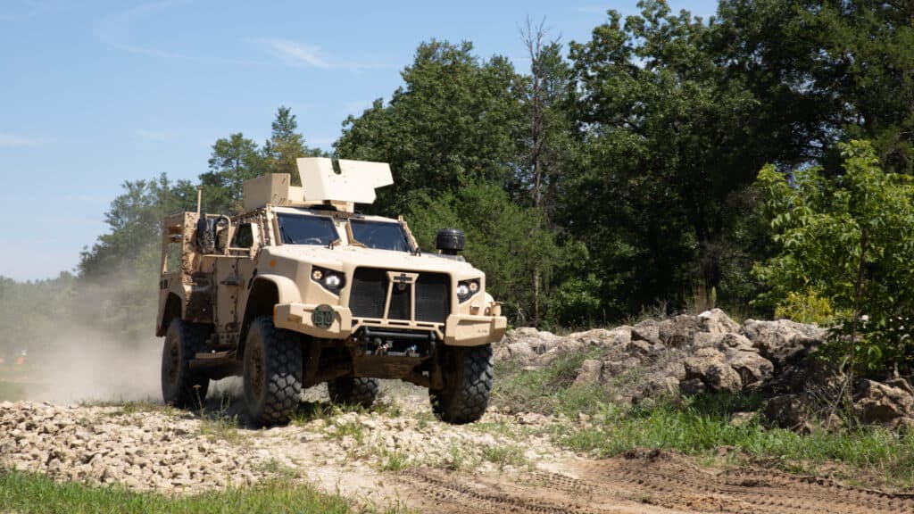 Oshkosh dangles JLTV bridge option for Marine Corps, but the deadline is looming