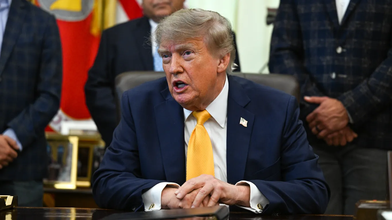 "Look for other ways to get attention": House Dems face new Trump impeachment blowup