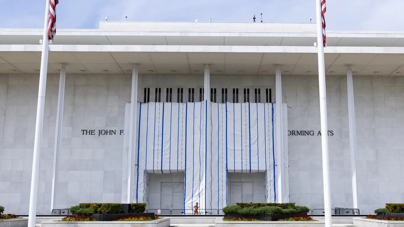 Kennedy Center's attempt to put Trump's name on building blocked again by judge