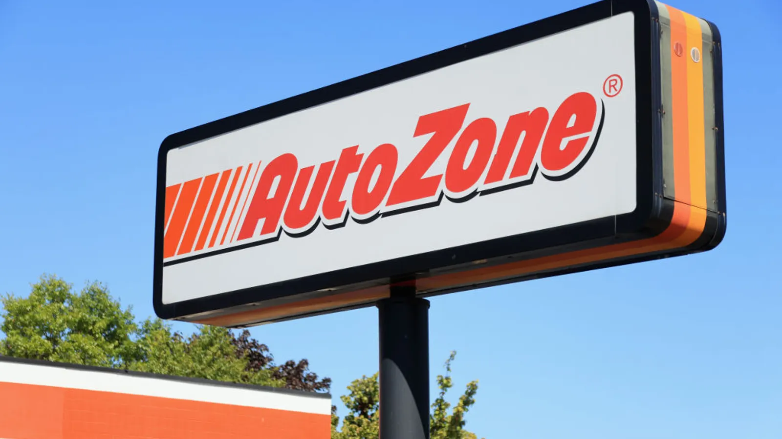 AutoZone hones in on domestic distribution network