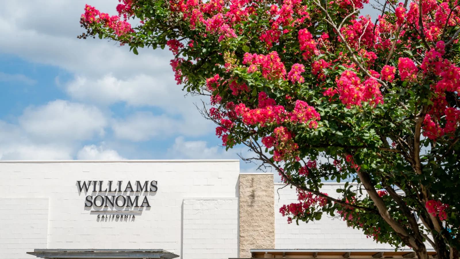 Williams-Sonoma to spread tariff refunds to vendors, employees