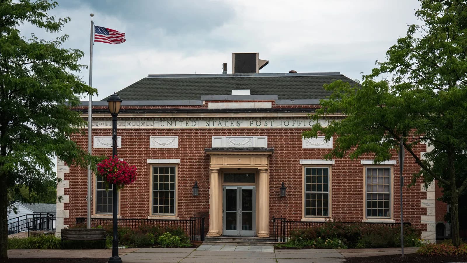 USPS network revamp challenges on-time delivery from rural areas