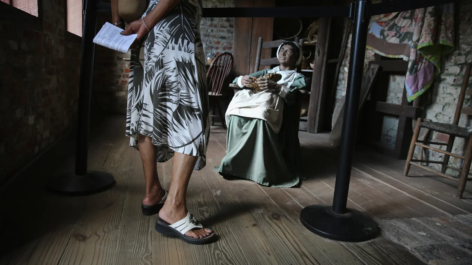 Language that evoked slavery keeps front desk worker’s hostile work environment claim alive