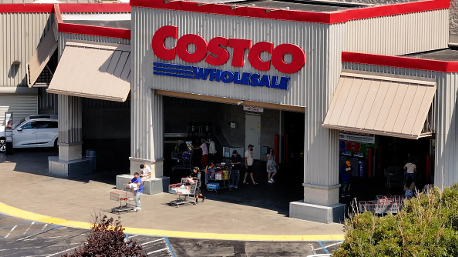 Costco CFO doubles down on tariff strategy, winks at churro comeback