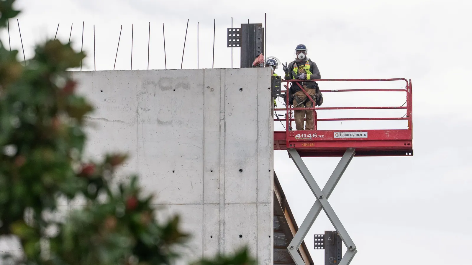 Construction layoffs hit lowest level since 2000