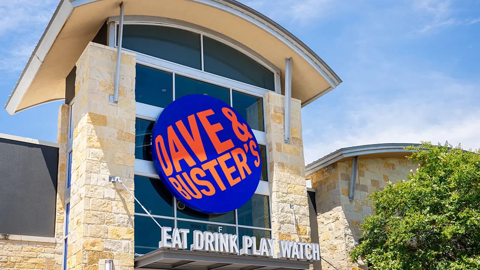 Dave & Buster’s shakes up agencies amid bid to rebuild brand relevance