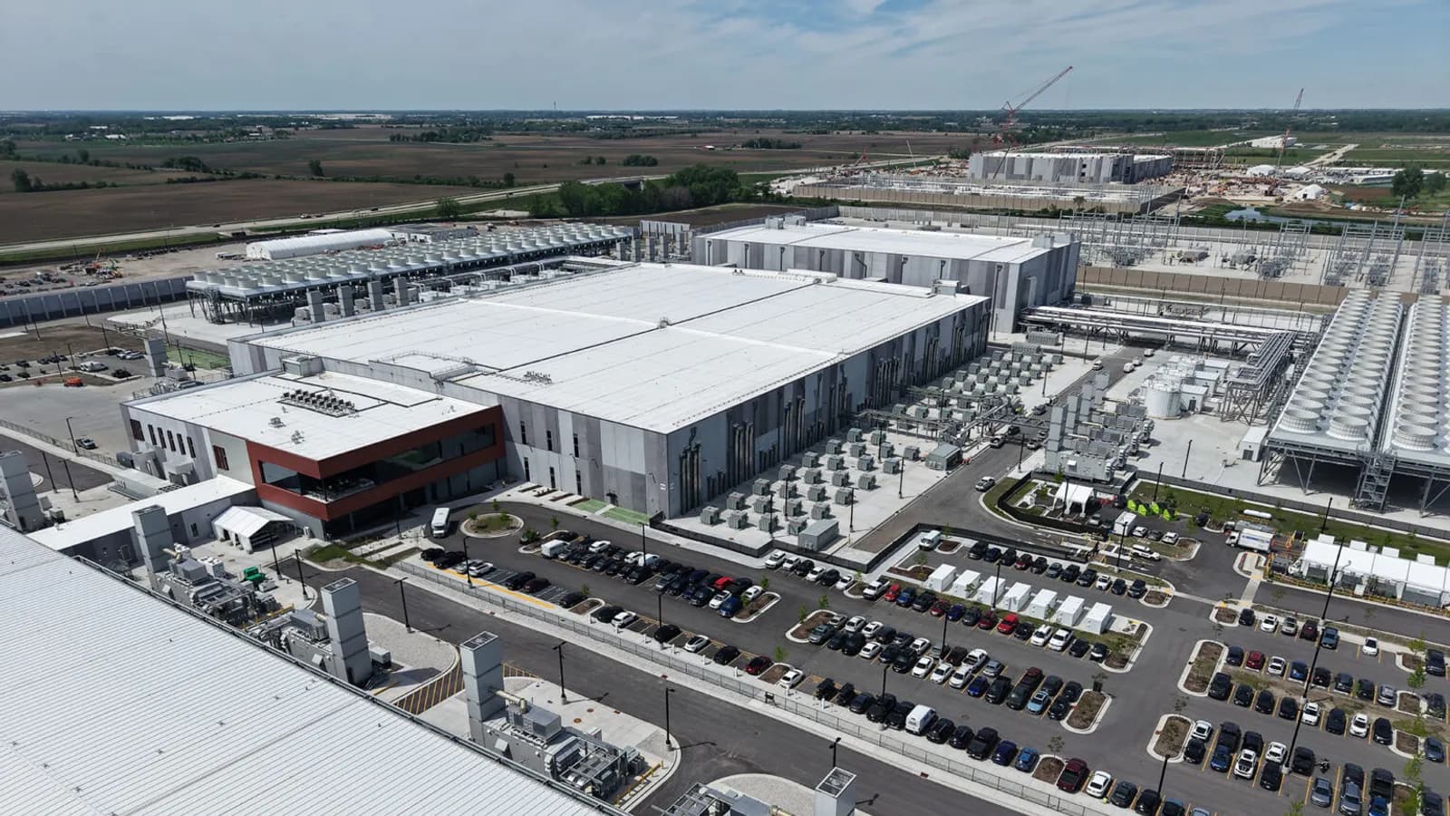 4.5-foot-thick walls needed to absorb data center noise: researcher