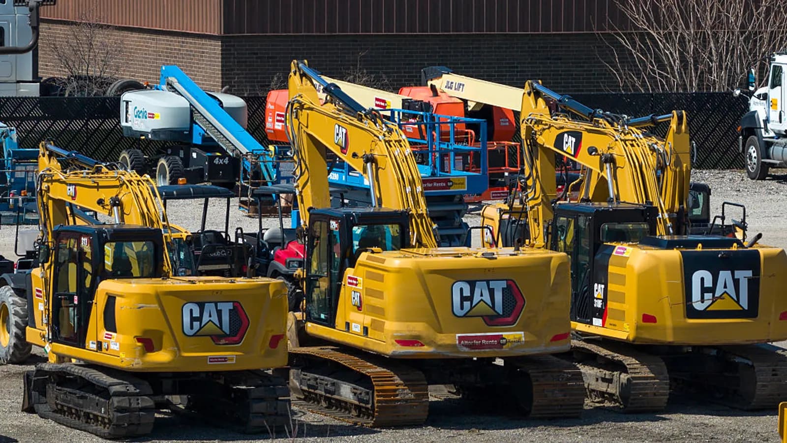 Caterpillar bags $392M tariff refund as duty costs shrink