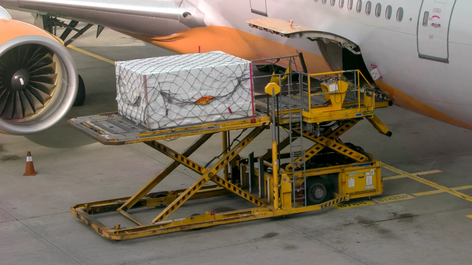 AI, semiconductors drive June air cargo demand