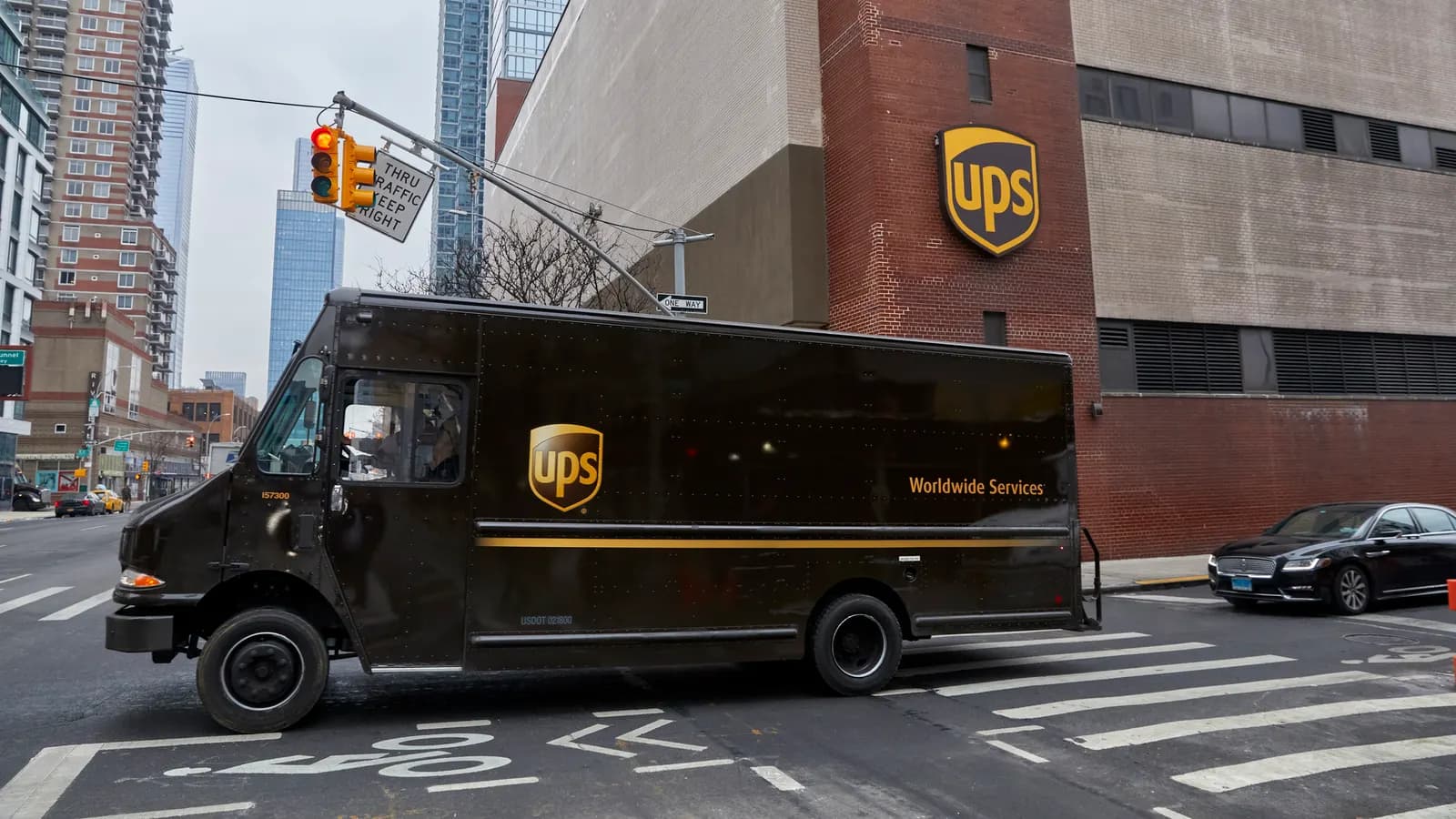 UPS preps higher holiday surcharges for 2026