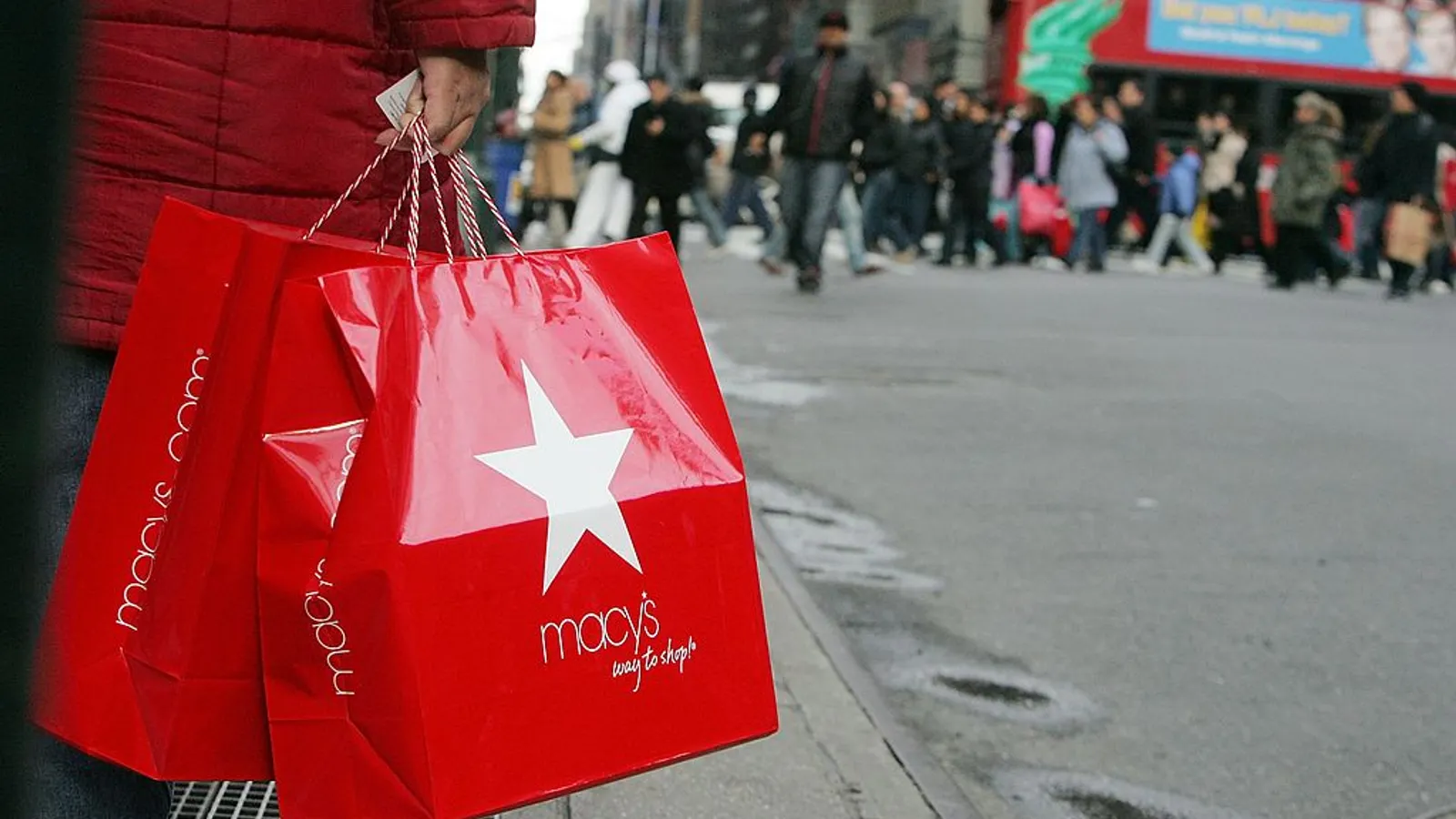 Macy’s rolls out AI inventory replenishment tool