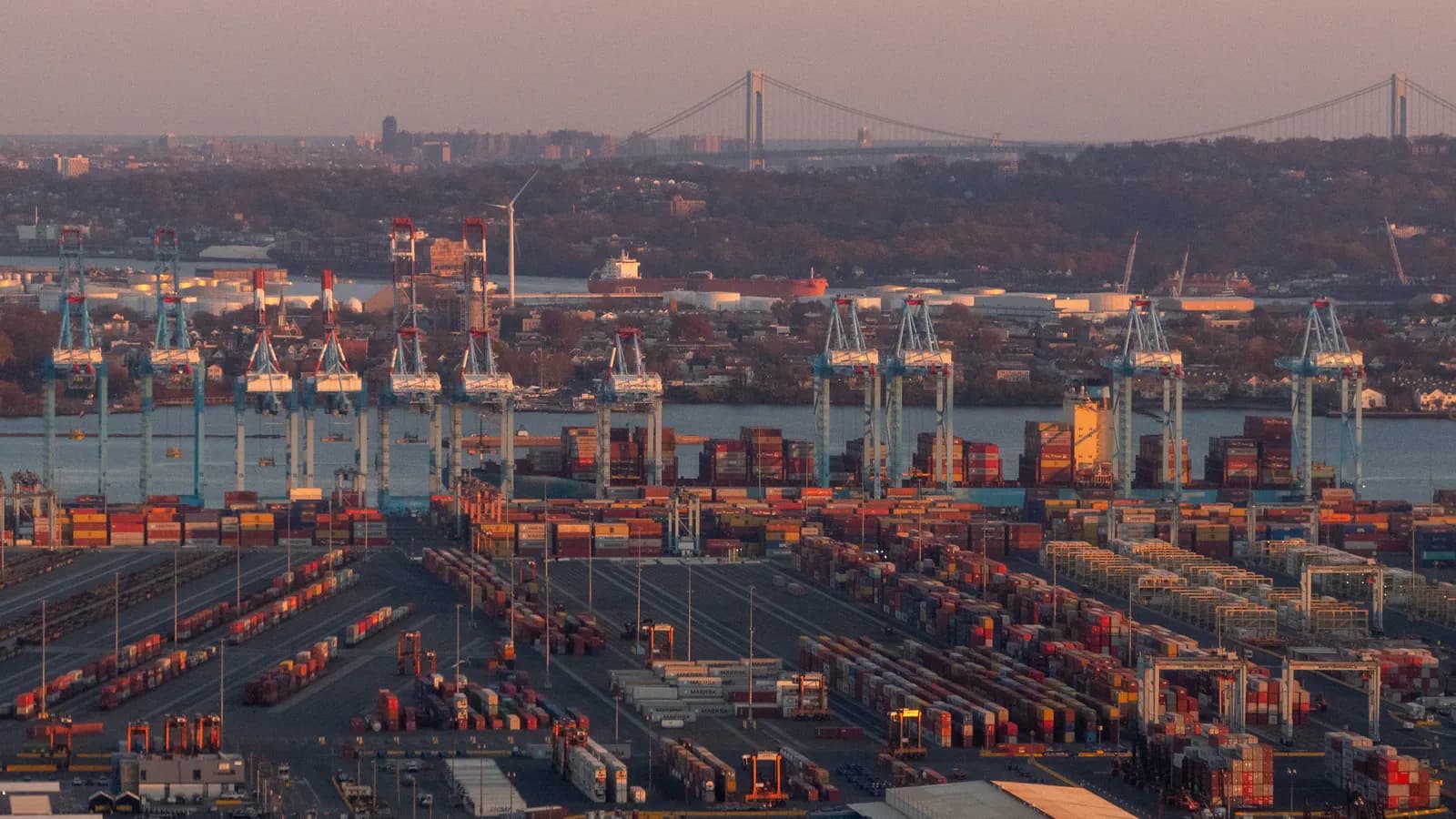 Port of New York, New Jersey to launch $39M ZEV voucher program