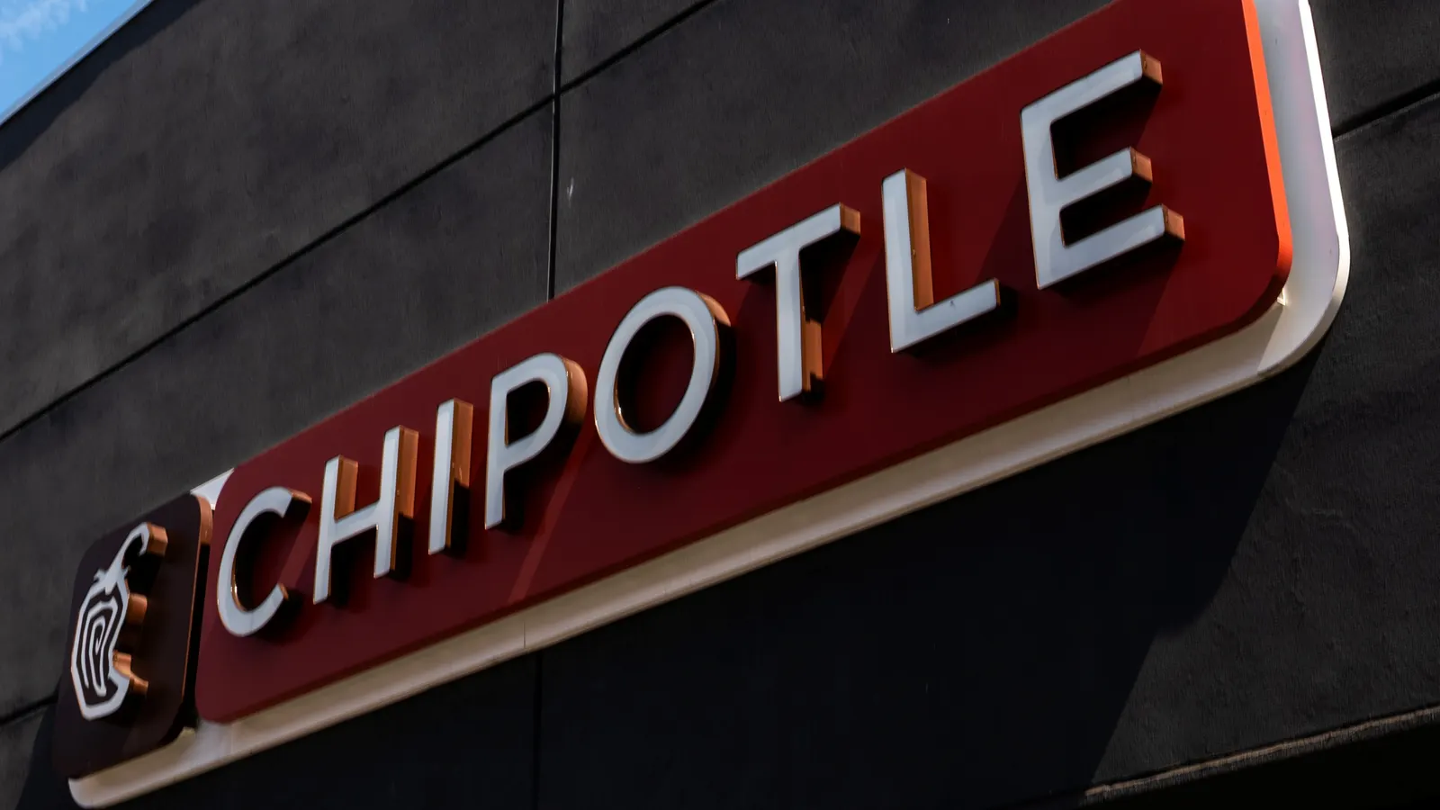 Chipotle pulls some jalapeños over Salmonella concerns