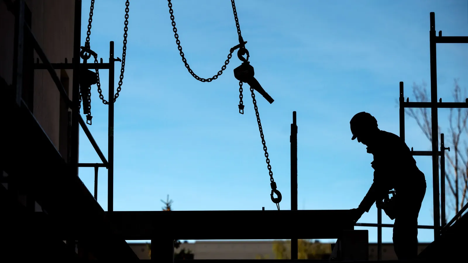 Jobless rate rises to 4.2%, reducing odds of Fed easing this month