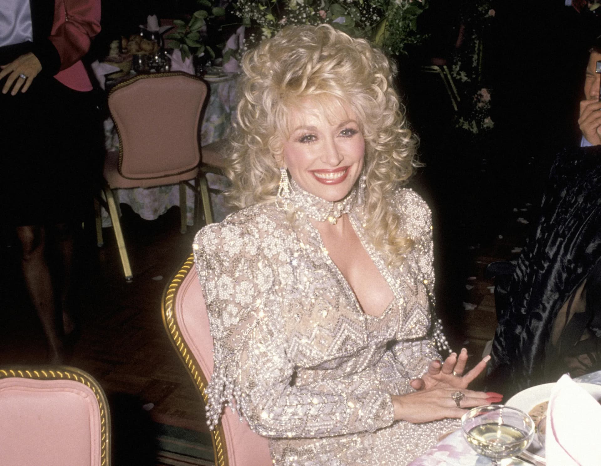 There Are So Many Conspiracy Theories About Dolly Parton and Vaccines