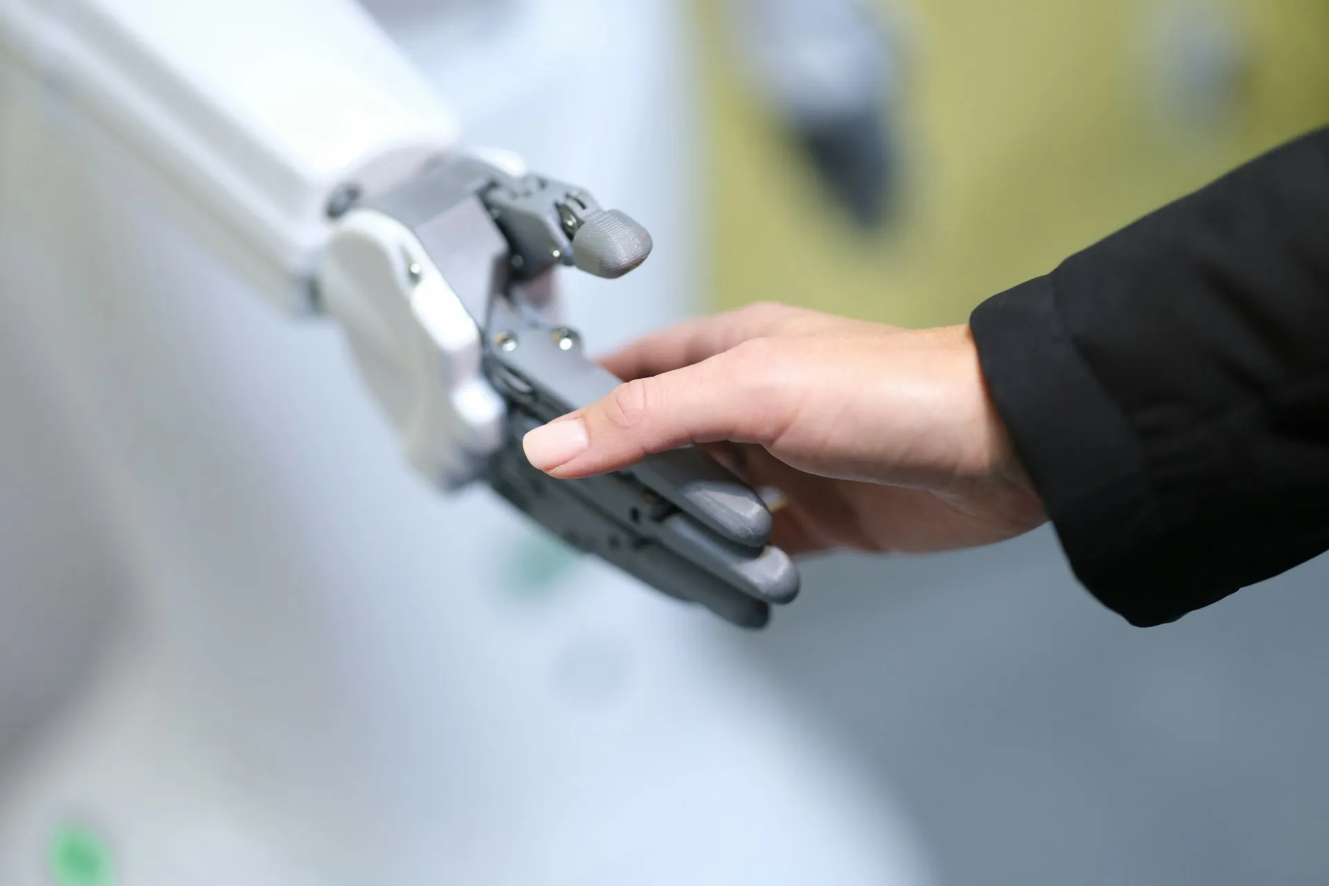 AI gives worse workplace advice to employees with less power, study finds