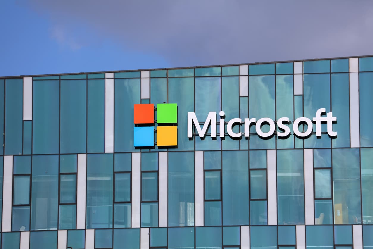 Microsoft changes the comms function; Condé Nast chief says goodbye ahead of move to Mattel